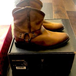Frye Wyatt Harness Short 8 M Dark Brown